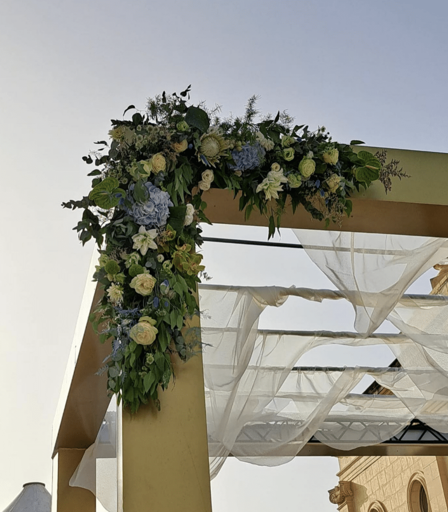 Hanging flowers - Manoel Island